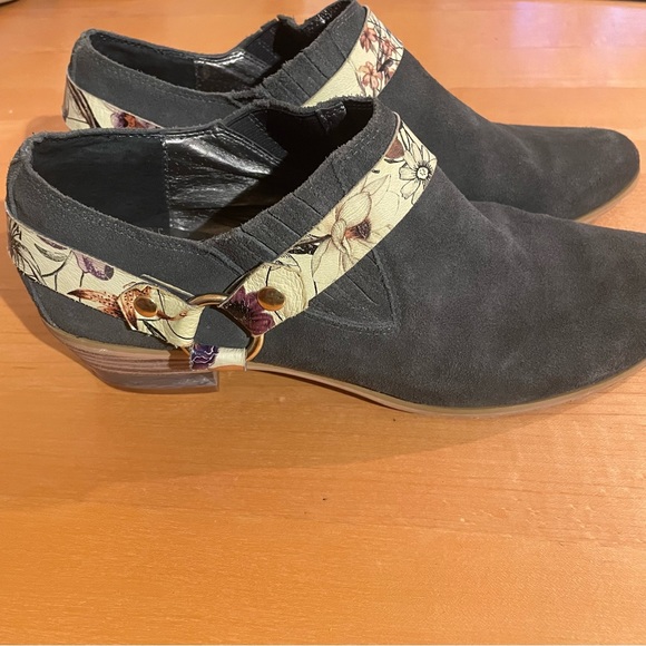 Anthropologie Farylrobin Django Lucite Booties - Picture 5 of 9